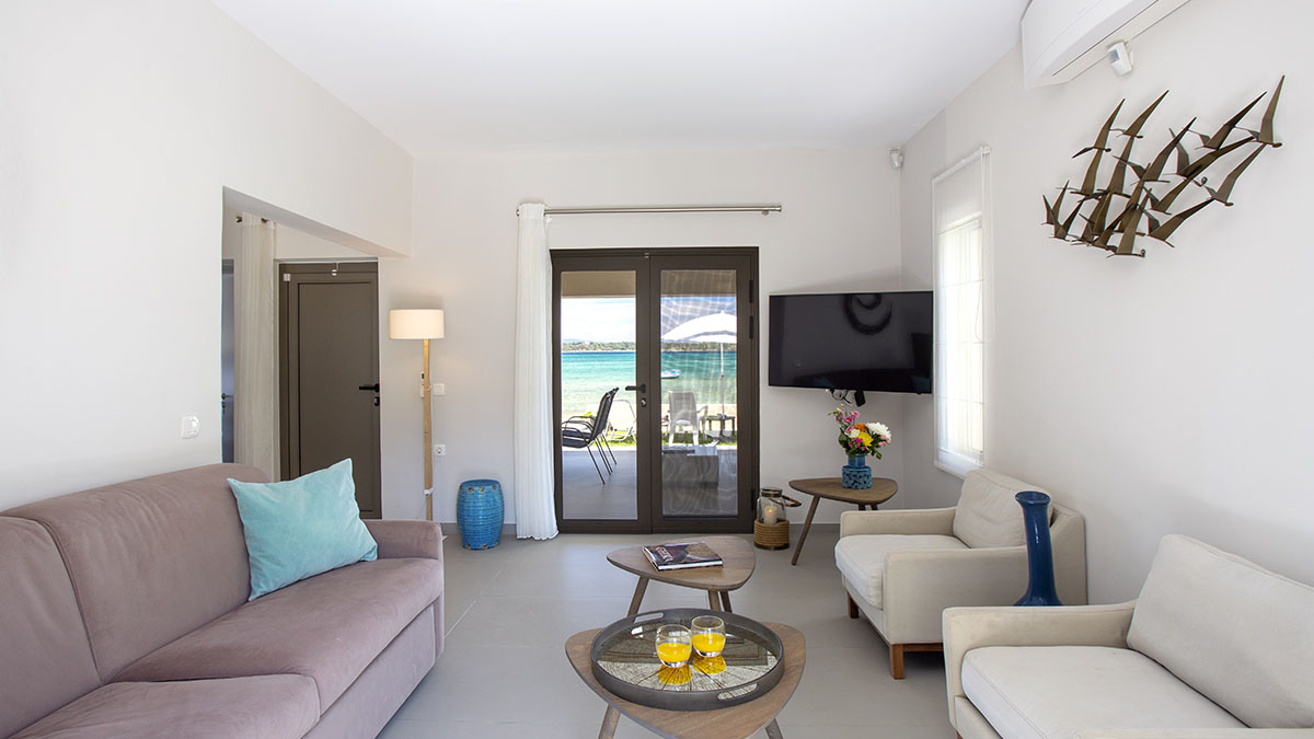 Beach Front Villa (+external studio) 